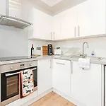 Mabillon Suite - Gorgeous-Haymarket, City Centre-Free Parking By Bonjour Residences Edinburgh